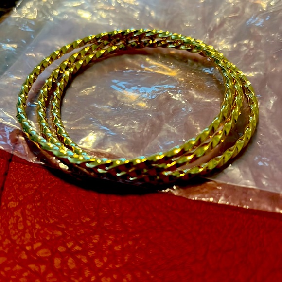 18K Saudi gold, 3 days bangle. - Picture 1 of 3